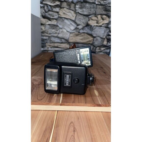 Nikon Speedlight SB-E Shoe Mount Flash &‎ Yashica CS-201 FLash BUNDLE